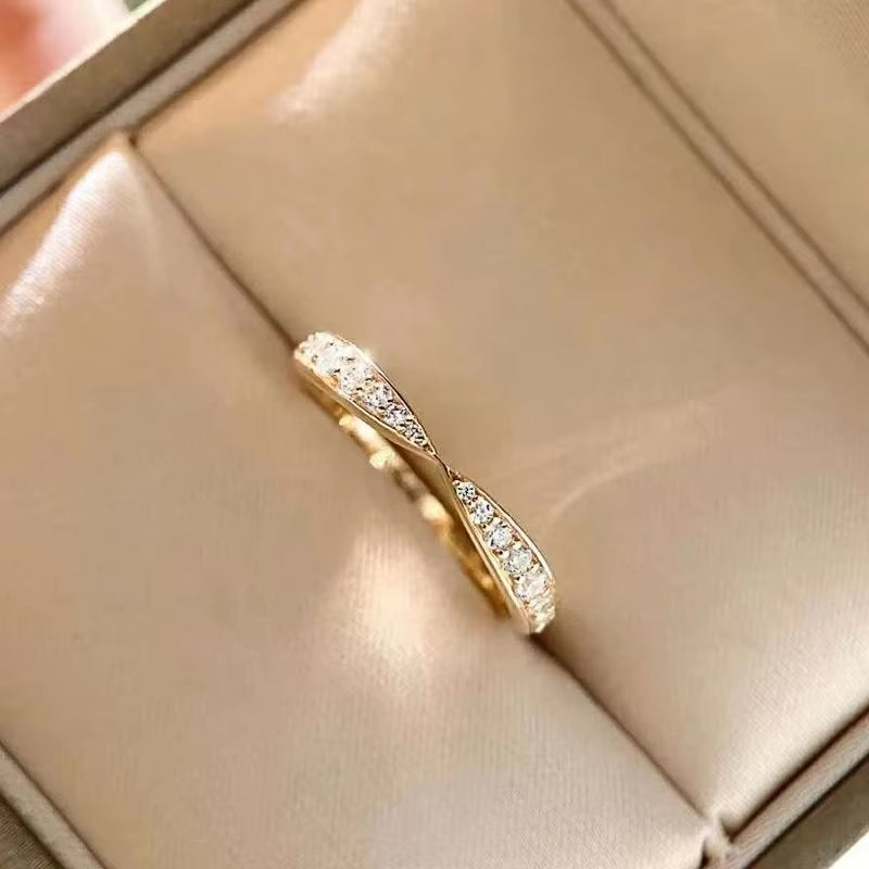 Huitan Wedding Band Eternity Rings Women Brilliant Round Zirconia Luxury Engagement Rings Thin Elegant Female Jewelry Drop Ship